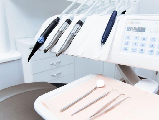 Innowacyjne technologie w leczeniu stomatologicznym – przegląd nowoczesnych rozwiązań