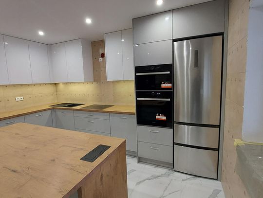 Meble na wymiar Wrocław - Zamów darmowy pomiar. Kompleksowa oferta Emma Meble