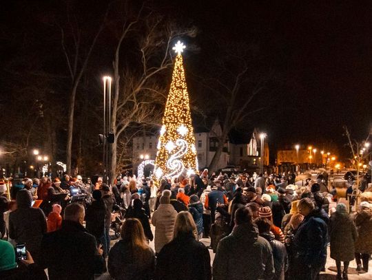 Uroczyste rozświetlenie miejskiej choinki