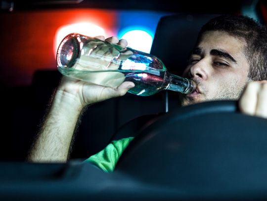 Wielu Polaków wciąż jeździ po alkoholu. Ten problem ma drugie dno