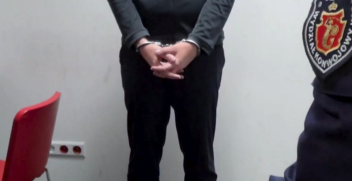 Ile kosztuje sprowadzenie do Polski pana w klapkach? Nie tak mało Ile kosztuje sprowadzenie do Polski pana w klapkach? Nie tak mało