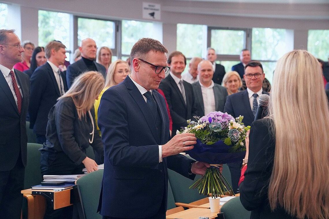 Prezydent z absolutorium i wotum zaufania