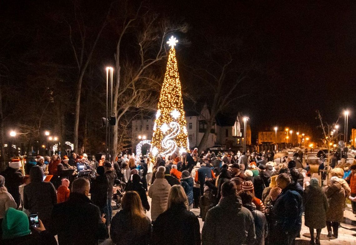 Uroczyste rozświetlenie miejskiej choinki